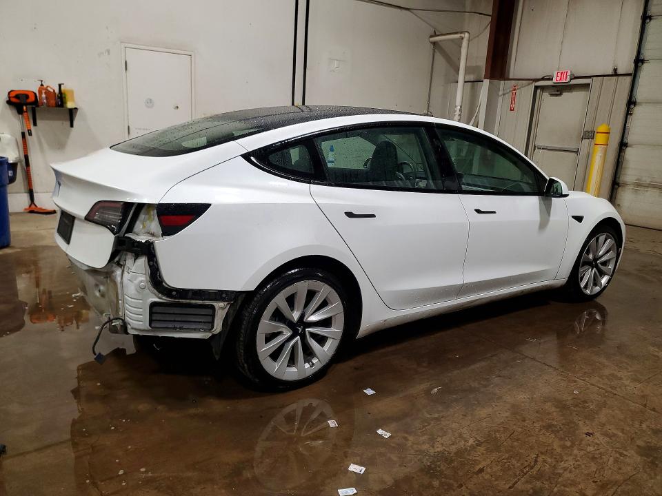 60405226 :رقم المزاد ، 5YJ3E1EA9NF371138 vin ، 2022 Tesla Model 3 مزاد بيع