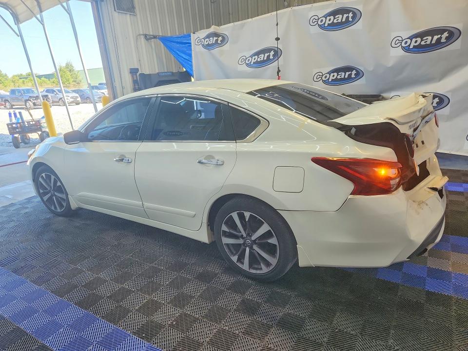 Продаж на аукціоні авто 2017 Nissan Altima, vin: 1N4AL3APXHN315420, номер лоту: 61487536