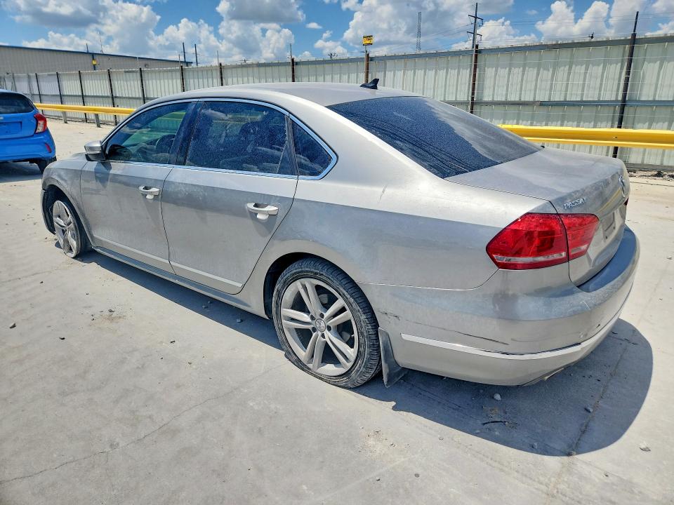 60045316 :رقم المزاد ، 1VWCN7A32EC087242 vin ، 2014 Volkswagen Passat مزاد بيع