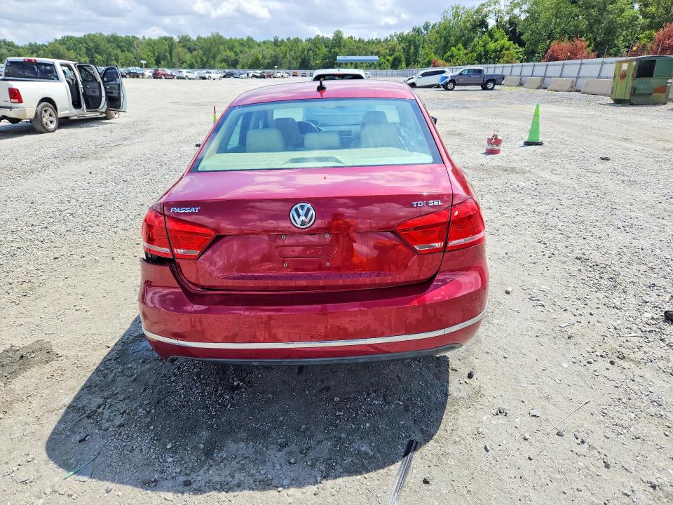 Продажа на аукционе авто 2015 Volkswagen Passat, vin: 1VWCV7A36FC121250, номер лота: 61948776