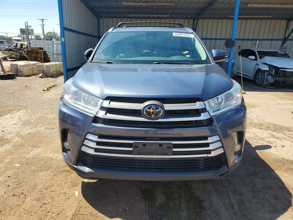 60881856 :رقم المزاد ، 5TDJZRFHXJS812853 vin ، 2018 Toyota Highlander مزاد بيع