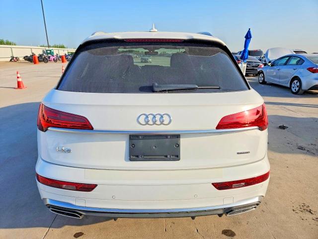 61063036 :رقم المزاد ، WA1FAAFYXN2055040 vin ، 2022 Audi Q5 مزاد بيع
