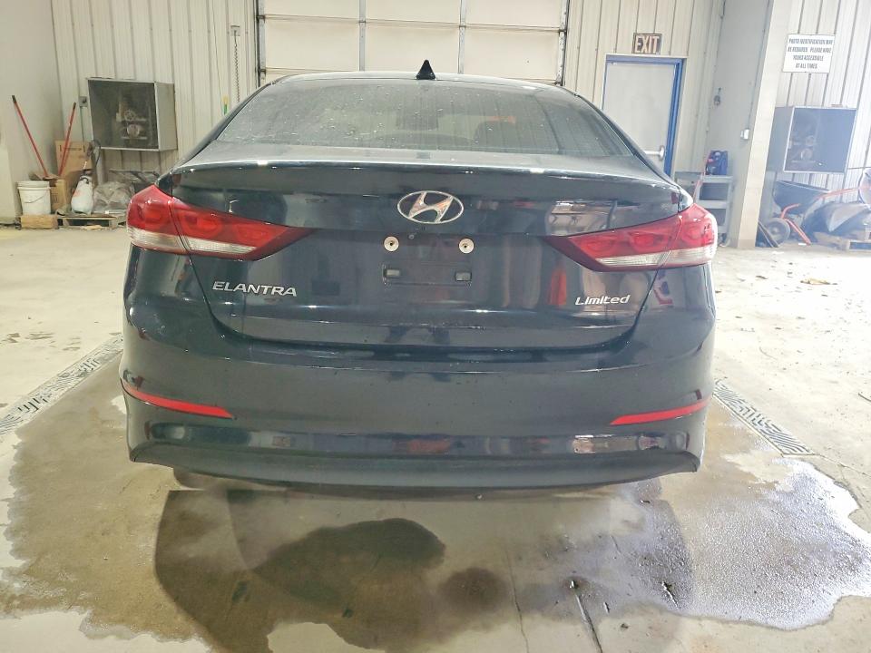 61031776 :رقم المزاد ، 5NPD84LF4HH013205 vin ، 2017 Hyundai Elantra مزاد بيع