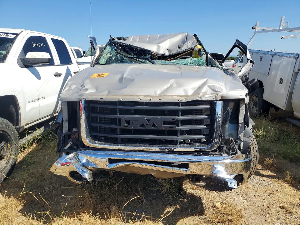 61151036 :رقم المزاد ، 1GTHK89689E142180 vin ، 2009 Gmc Sierra مزاد بيع