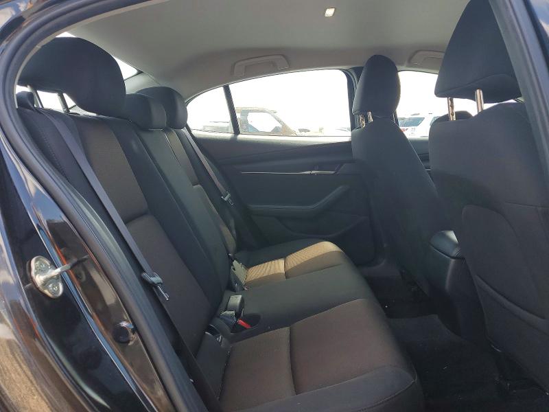 61721156 :رقم المزاد ، JM1BPAA77N1508134 vin ، 2022 Mazda 3 مزاد بيع