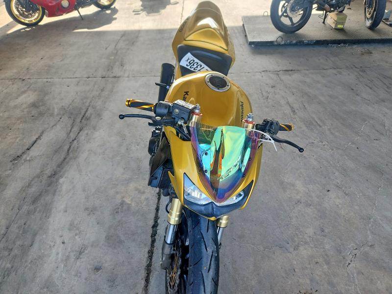 61421336 :رقم المزاد ، JKAZRCA143A011419 vin ، 2003 Kawasaki Zr1000 مزاد بيع