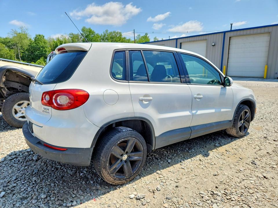 60200496 :رقم المزاد ، WVGBV7AX9BW543227 vin ، 2011 Volkswagen Tiguan مزاد بيع