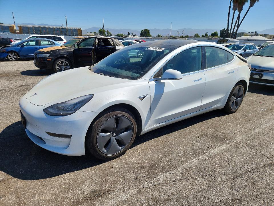 Продажа на аукционе авто 2019 Tesla Model 3, vin: 5YJ3E1EA4KF401402, номер лота: 61795196
