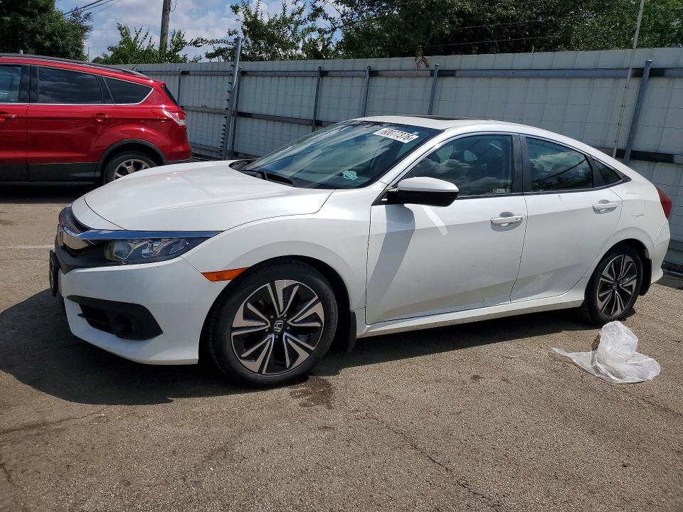 60077376 :رقم المزاد ، JHMFC1F37JX029477 vin ، 2018 Honda Civic مزاد بيع