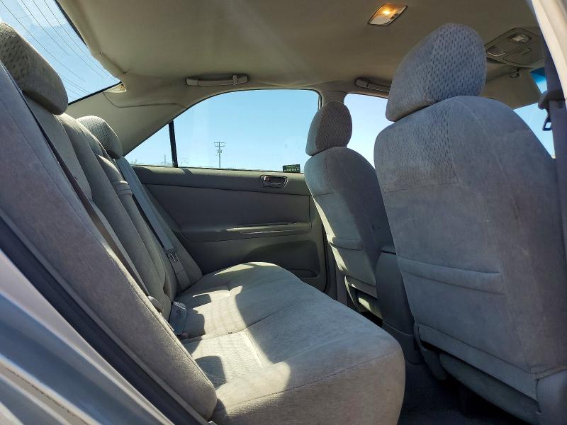 61058516 :رقم المزاد ، 4T1BF32K82U541151 vin ، 2002 Toyota Camry مزاد بيع