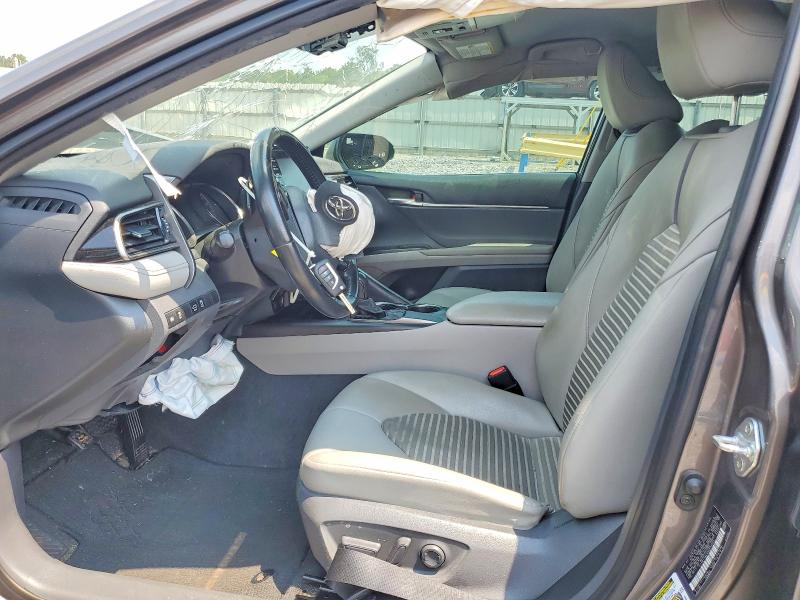 63326736 :رقم المزاد ، 4T1G11AKXMU573094 vin ، 2021 Toyota Camry مزاد بيع
