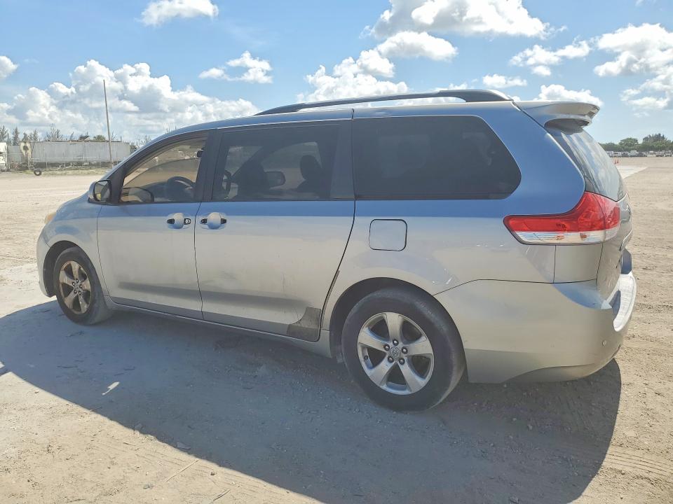 2011 Toyota Sienna მანქანა იყიდება აუქციონზე, vin: 5TDKK3DC3BS005086, აუქციონის ნომერი: 62539886
