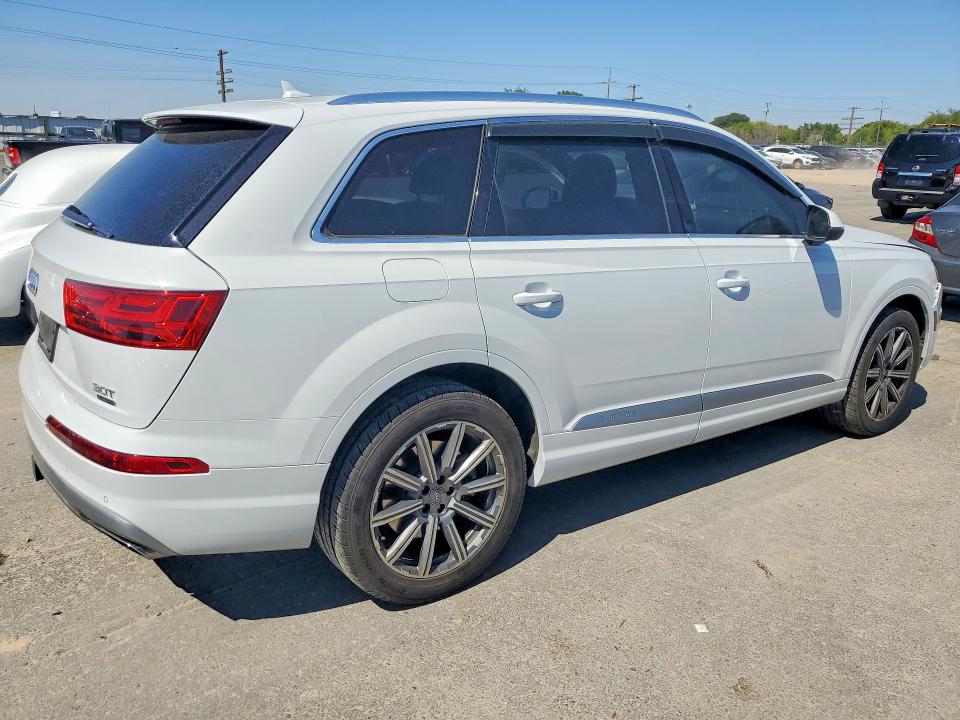 59654296 :رقم المزاد ، WA1VAAF70JD040855 vin ، 2018 Audi Q7 مزاد بيع