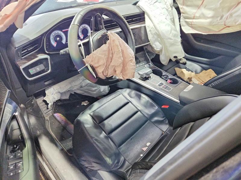 60323236 :رقم المزاد ، WAUD8AF28MN041992 vin ، 2021 Audi A6 مزاد بيع