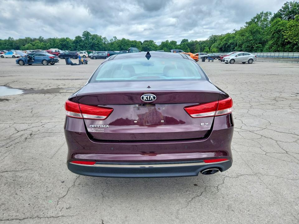 2016 Kia Optima მანქანა იყიდება აუქციონზე, vin: 5XXGU4L33GG011812, აუქციონის ნომერი: 61727116