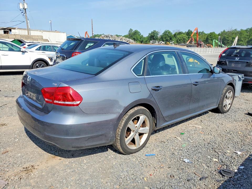 2014 Volkswagen Passat მანქანა იყიდება აუქციონზე, vin: 1VWAS7A32EC041779, აუქციონის ნომერი: 60918166