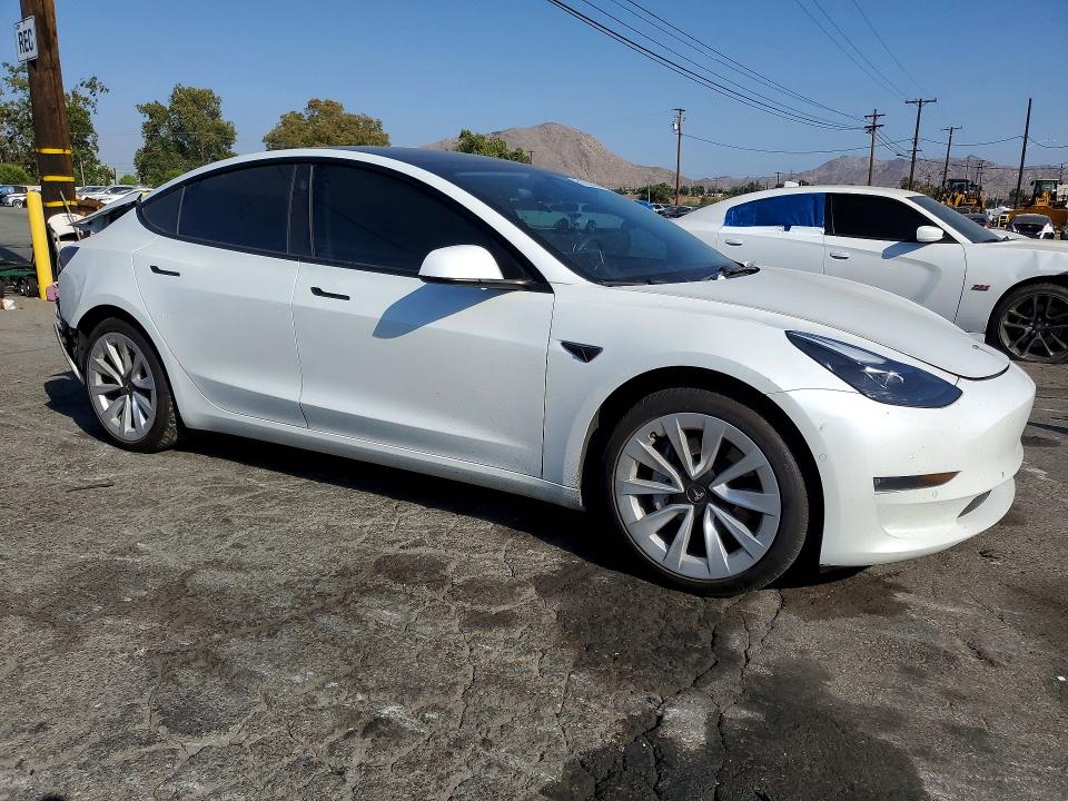 61782396 :رقم المزاد ، 5YJ3E1EB2MF877465 vin ، 2021 Tesla Model 3 مزاد بيع