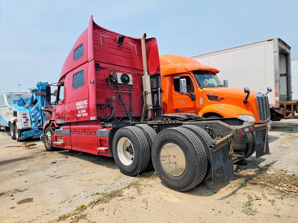 60943516 :رقم المزاد ، 4V4NC9GH96N416111 vin ، 2006 Volvo Vn Vnl مزاد بيع