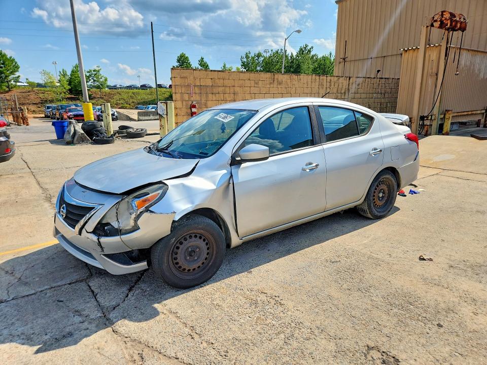 59981756 :رقم المزاد ، 3N1CN7AP2HK451120 vin ، 2017 Nissan Versa مزاد بيع