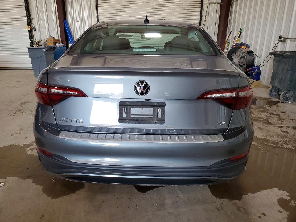 63131736 :رقم المزاد ، 3VW7M7BU0NM030645 vin ، 2022 Volkswagen Jetta مزاد بيع