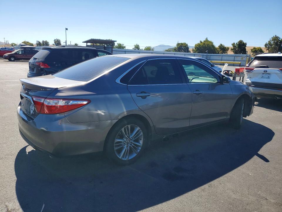 62352736 :رقم المزاد ، 4T1BF1FK0GU202759 vin ، 2016 Toyota Camry مزاد بيع