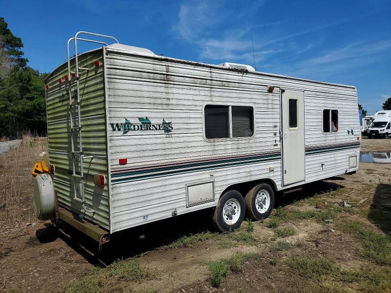 60654076 :رقم المزاد ، 1ED1J252122802478 vin ، 2002 Fleetwood Wilderness مزاد بيع