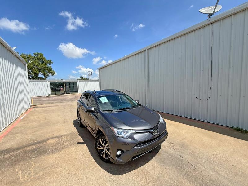2017 Toyota Rav4 მანქანა იყიდება აუქციონზე, vin: JTMWFREV8HJ711890, აუქციონის ნომერი: 61814086