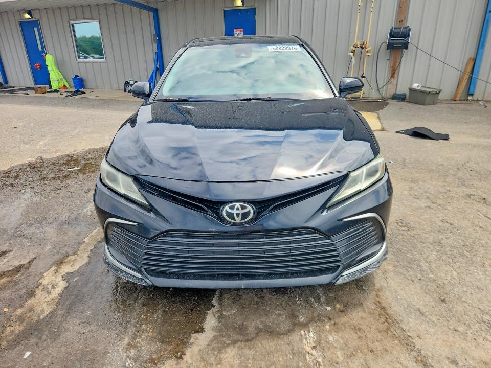 Продажа на аукционе авто 2021 Toyota Camry, vin: 4T1C11AK4MU560954, номер лота: 60829076