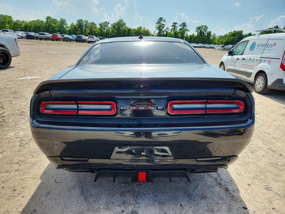 60070826 :رقم المزاد ، 2C3CDZFJ1KH702157 vin ، 2019 Dodge Challenger مزاد بيع