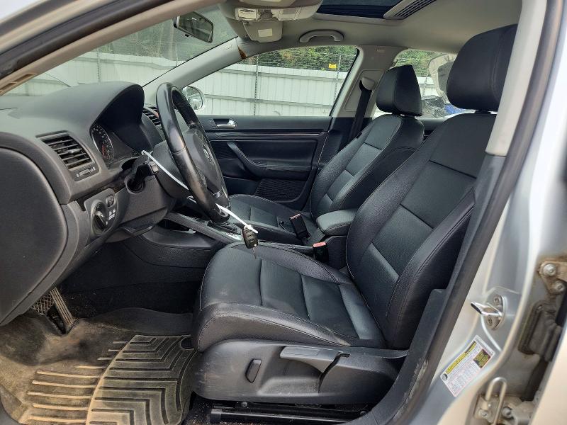 2010 Volkswagen Jetta მანქანა იყიდება აუქციონზე, vin: 3VWRL7AJ5AM043811, აუქციონის ნომერი: 62601356