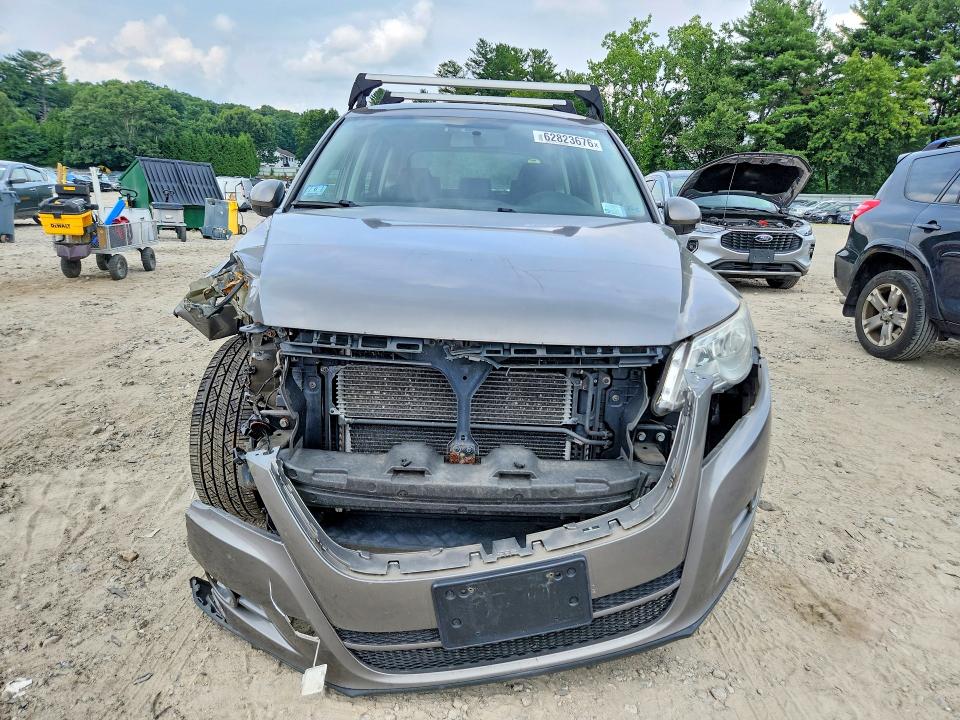 62823676 :رقم المزاد ، WVGBV7AX0AW524449 vin ، 2010 Volkswagen Tiguan مزاد بيع