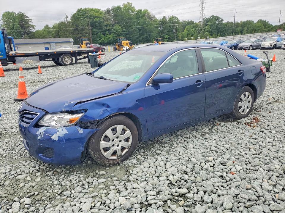2010 Toyota Camry მანქანა იყიდება აუქციონზე, vin: 4T1BF3EK2AU562281, აუქციონის ნომერი: 62327836