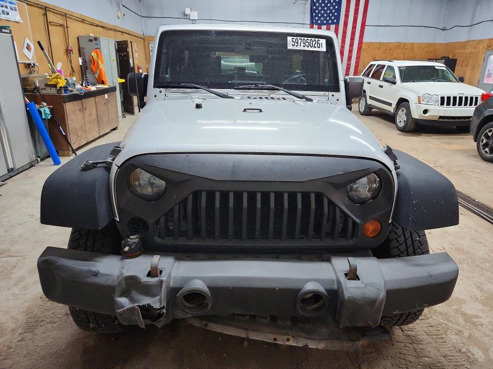 59795026 :رقم المزاد ، 1J4BA5H10AL220409 vin ، 2010 Jeep Wrangler Unlimited مزاد بيع