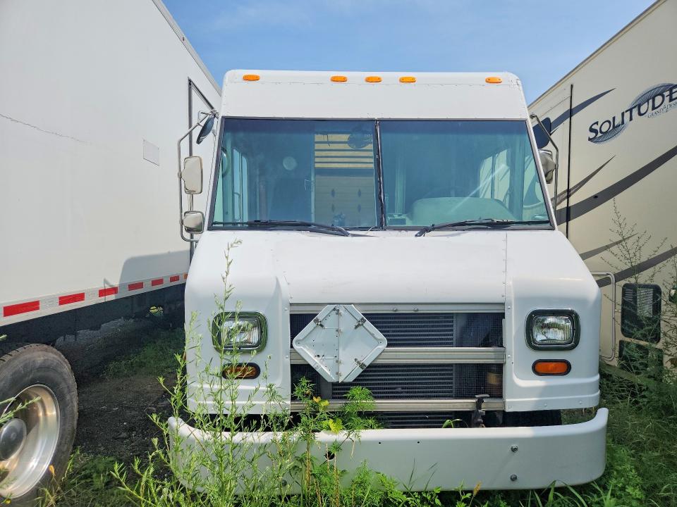 59364306 :رقم المزاد ، 4UZAANBW06CW23394 vin ، 2006 Freightliner Chassis مزاد بيع