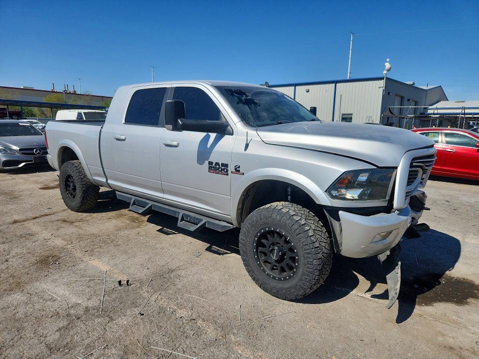 63037466 :رقم المزاد ، 3C6UR5ML4JG307409 vin ، 2018 Ram 2500 مزاد بيع