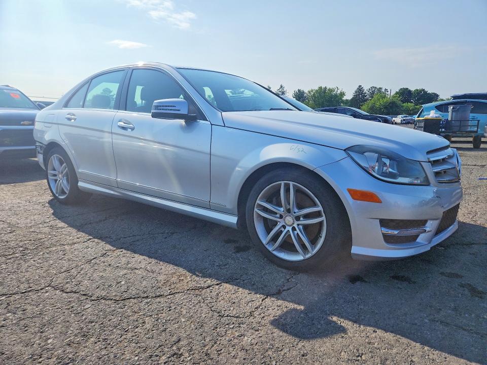 Продажа на аукционе авто 2013 Mercedes-benz C, vin: WDDGF8AB7DA843808, номер лота: 62790806
