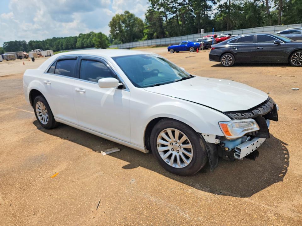 Продажа на аукционе авто 2014 Chrysler 300, vin: 2C3CCAAG0EH200700, номер лота: 95587845