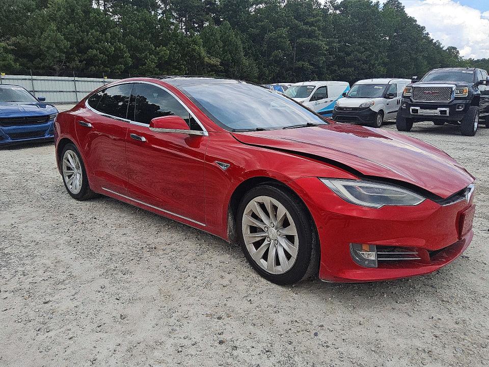 56339466 :رقم المزاد ، 5YJSA1E26GF160840 vin ، 2016 Tesla Model S مزاد بيع
