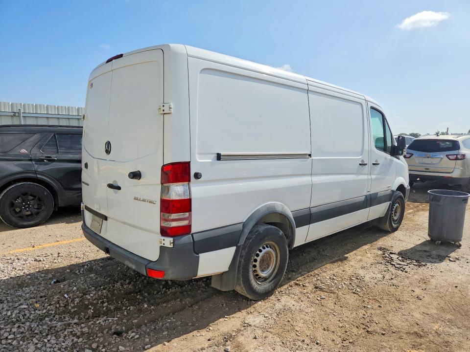 61531146 :رقم المزاد ، WD3PE7DC3E5834099 vin ، 2014 Mercedes-benz Sprinter مزاد بيع