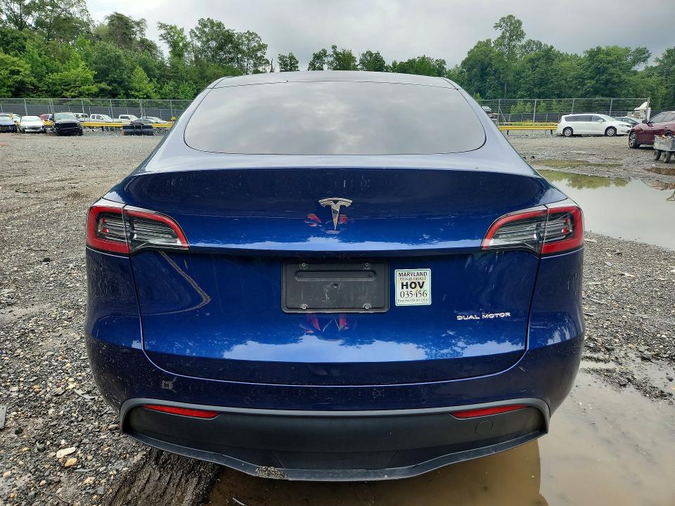 60111676 :رقم المزاد ، 5YJYGDEE3MF303680 vin ، 2021 Tesla Model Y مزاد بيع