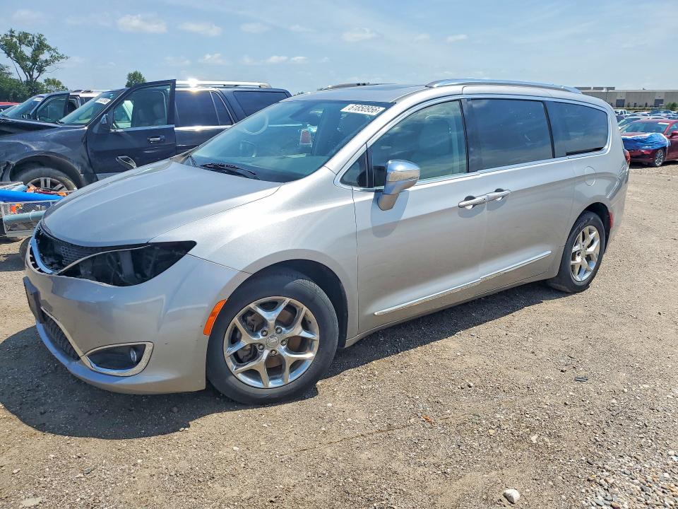 Продаж на аукціоні авто 2017 Chrysler Pacifica, vin: 2C4RC1GG8HR505177, номер лоту: 61850956