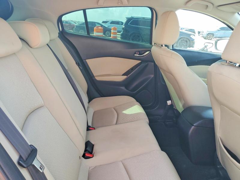 61067426 :رقم المزاد ، 3MZBN1K71HM102844 vin ، 2017 Mazda 3 مزاد بيع