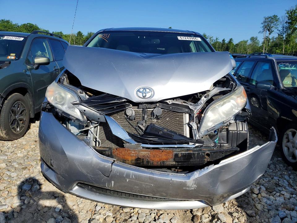 Aukcja sprzedaży 2011 Toyota Sienna, vin: 5TDJK3DC0BS020110, numer aukcji: 61243966