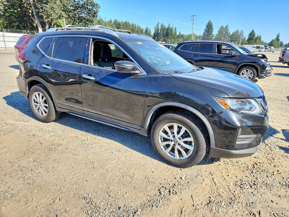 60977906 :رقم المزاد ، KNMAT2MV8JP585934 vin ، 2018 Nissan Rogue مزاد بيع
