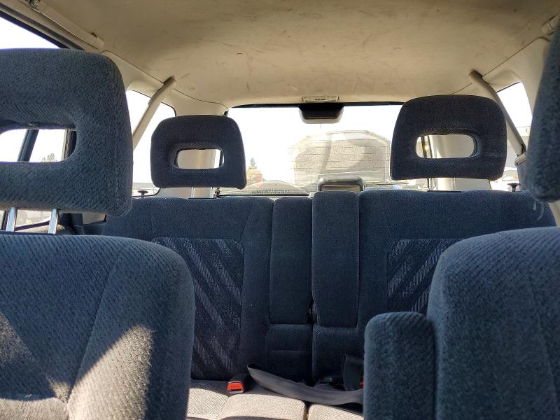 60007126 :رقم المزاد ، JHLRD1868YC014705 vin ، 2000 Honda Cr-v مزاد بيع