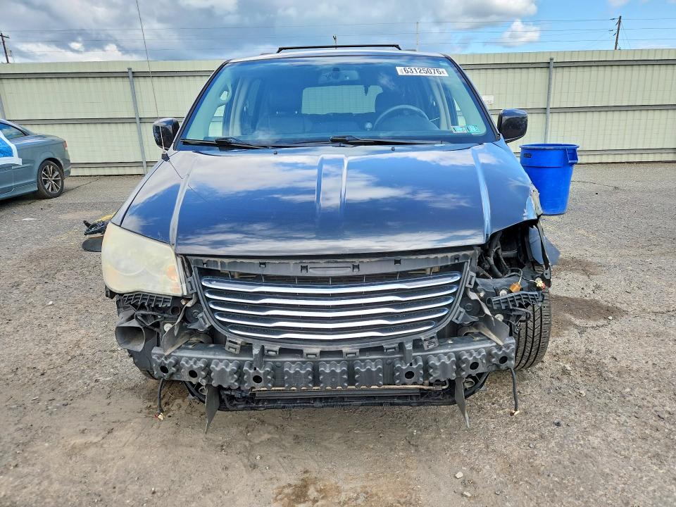 2014 Chrysler Town & Country მანქანა იყიდება აუქციონზე, vin: 2C4RC1BG1ER348062, აუქციონის ნომერი: 63125076