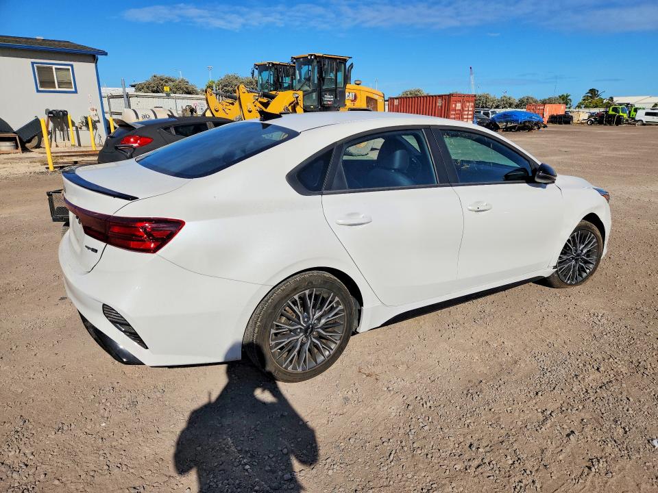 2023 Kia Forte მანქანა იყიდება აუქციონზე, vin: 3KPF54AD5PE642915, აუქციონის ნომერი: 60672326