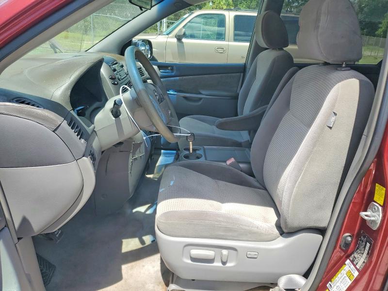 60743956 :رقم المزاد ، 5TDKK4CC3AS323506 vin ، 2010 Toyota Sienna مزاد بيع