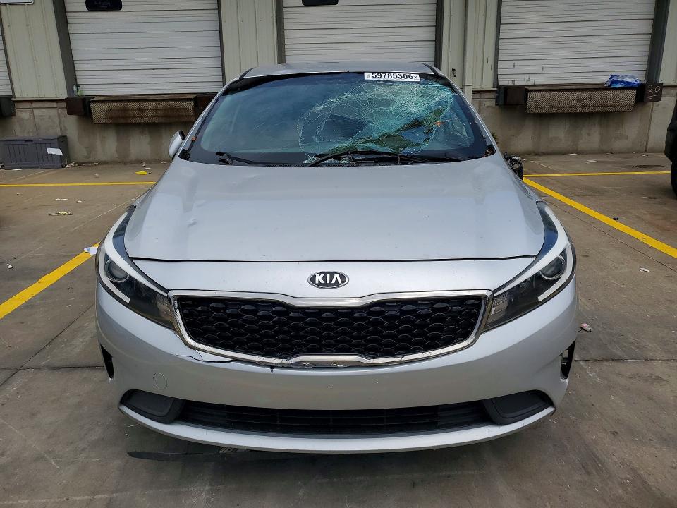 2017 Kia Forte მანქანა იყიდება აუქციონზე, vin: 3KPFL4A7XHE095237, აუქციონის ნომერი: 59785306