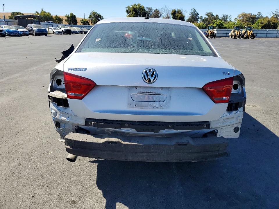 63155356 :رقم المزاد ، 1VWAT7A36FC099666 vin ، 2015 Volkswagen Passat مزاد بيع